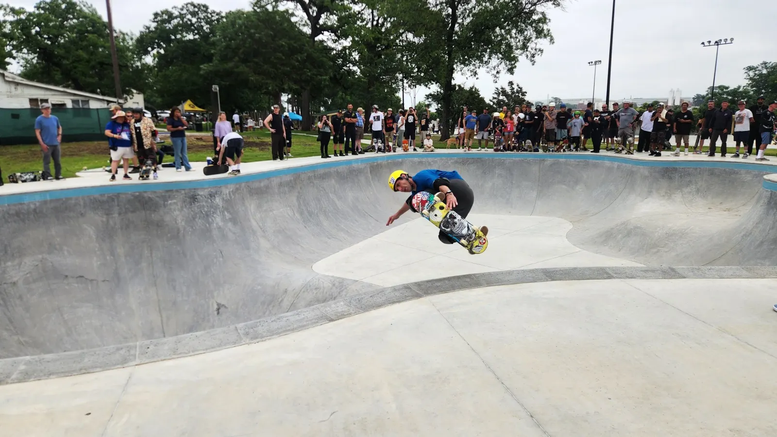 Several pros flew in from California to celebrate the Bachman Skatepark grand opening and the 4DWN 10th anniversary on the same day. Daron Navarette, Rune Gliffberg, Andy MacDonald and the A Twins were showing everyone what was possible in the new park.