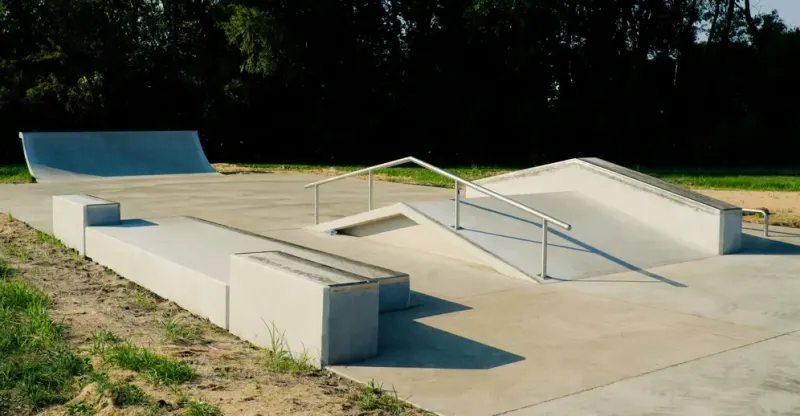 Skatepark in New Lenox, IL by Spohn Ranch Skateparks