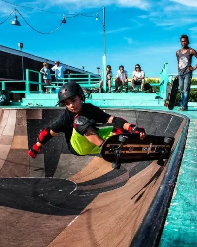 Kid skating the bowl