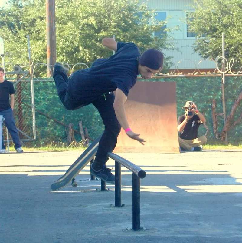 The eventual contest champion, crashing during an early round of competition