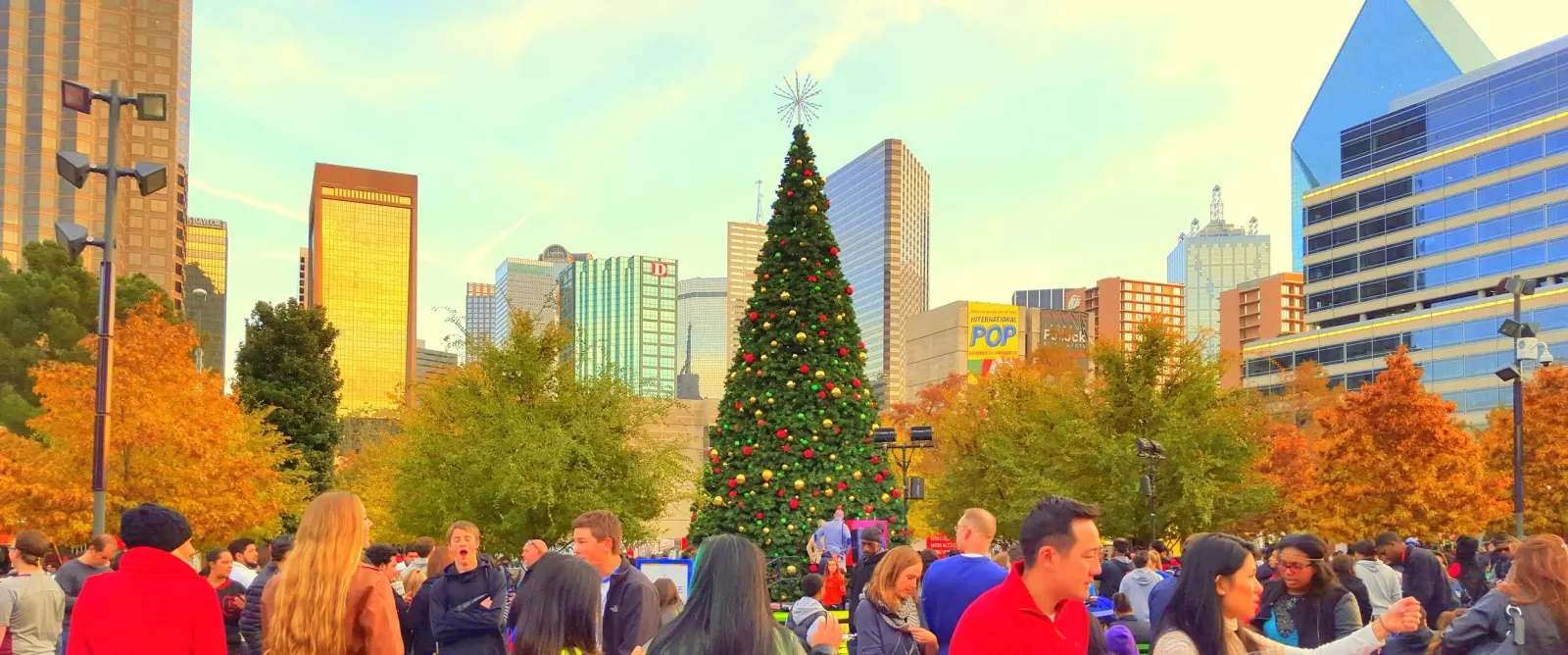 Klyde Warren Park Christmas Celebration draws big crowds 